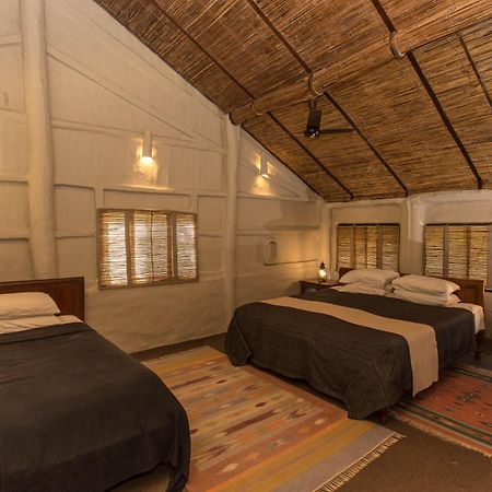 Tiger Tops Tharu Lodge Chitwan Eksteriør bilde