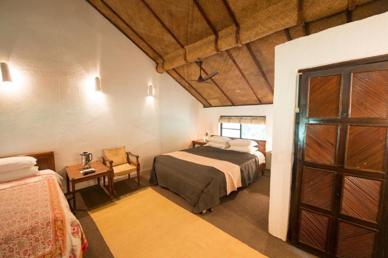Tiger Tops Tharu Lodge Chitwan Eksteriør bilde