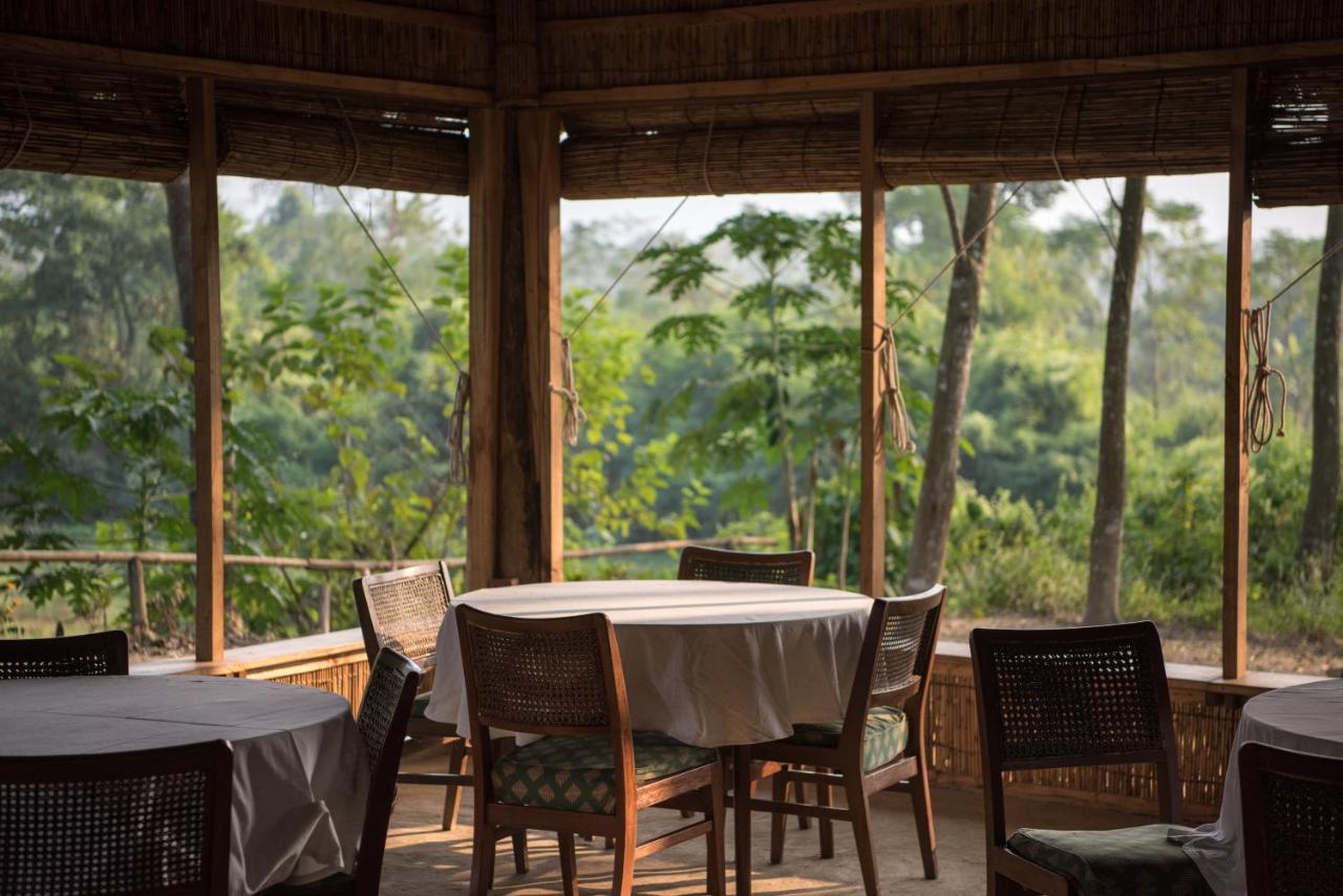 Tiger Tops Tharu Lodge Chitwan Eksteriør bilde