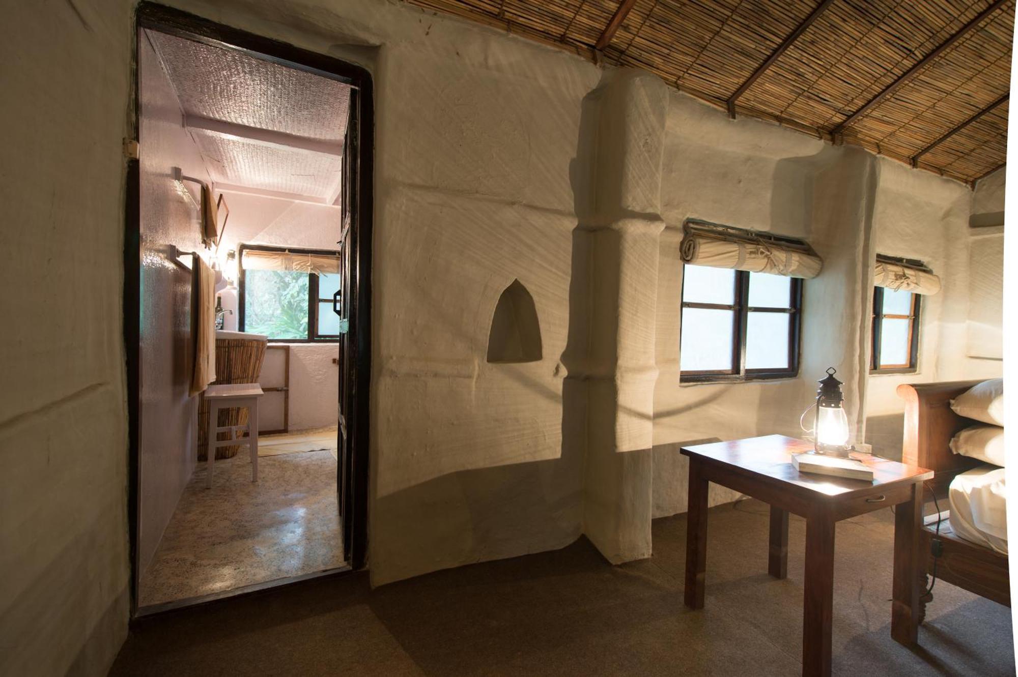 Tiger Tops Tharu Lodge Chitwan Eksteriør bilde